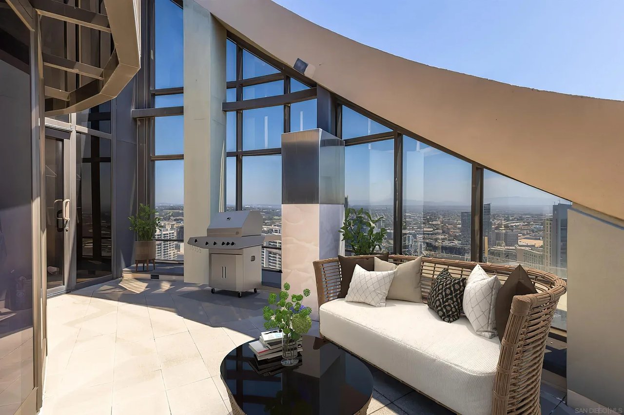 200 Harbor Dr