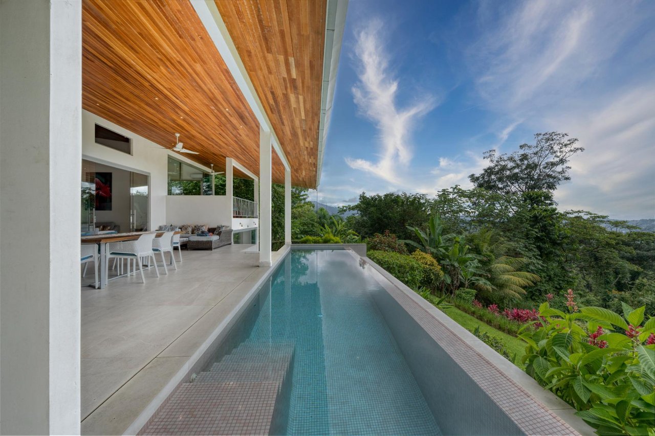 Private Infinity Pool Home, Ojochal, Puntarenas