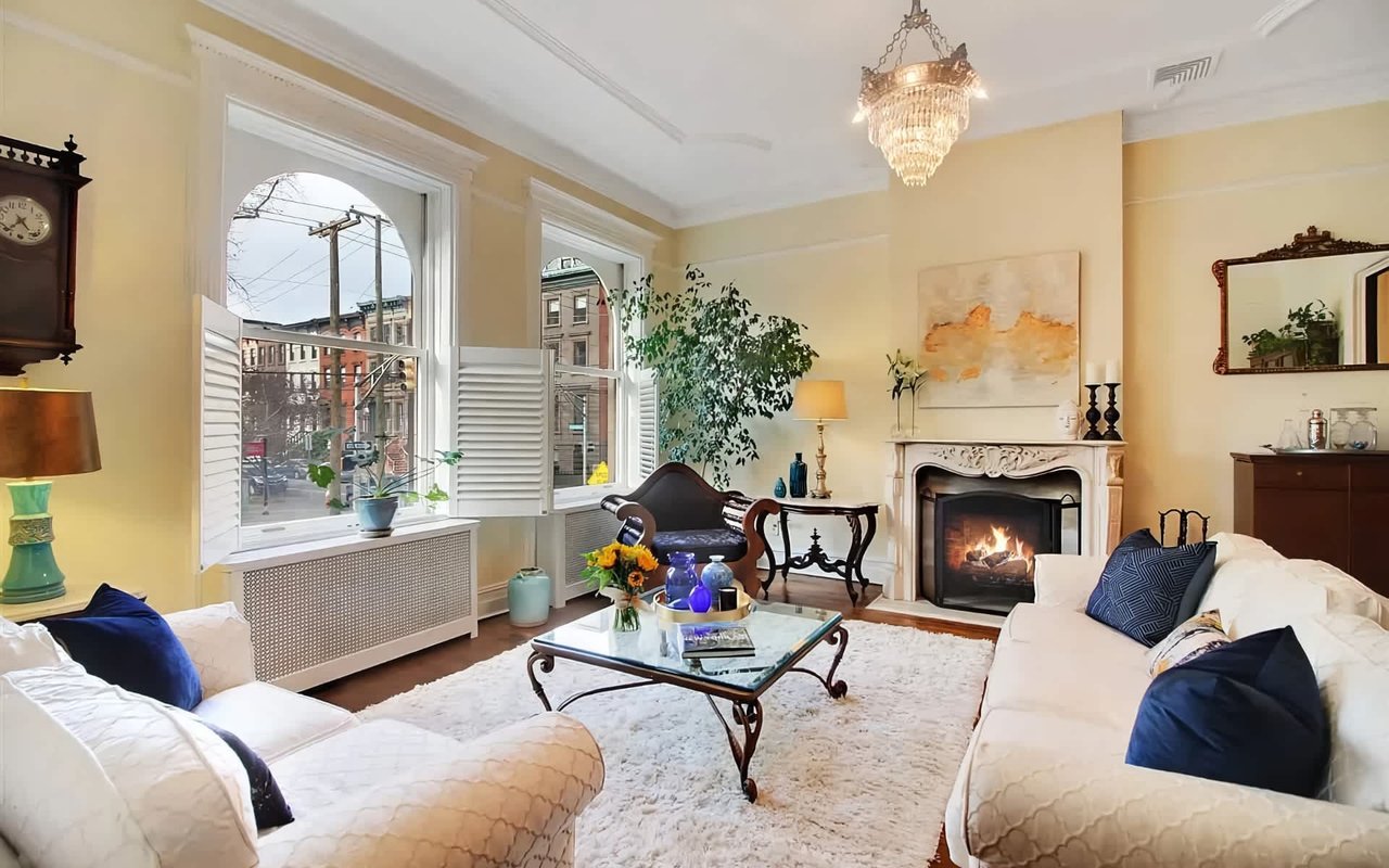 Comparing Condos and Single-Family Homes: Which is Right for You?