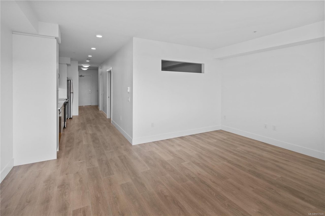 312-2461 Sidney Ave, Sidney