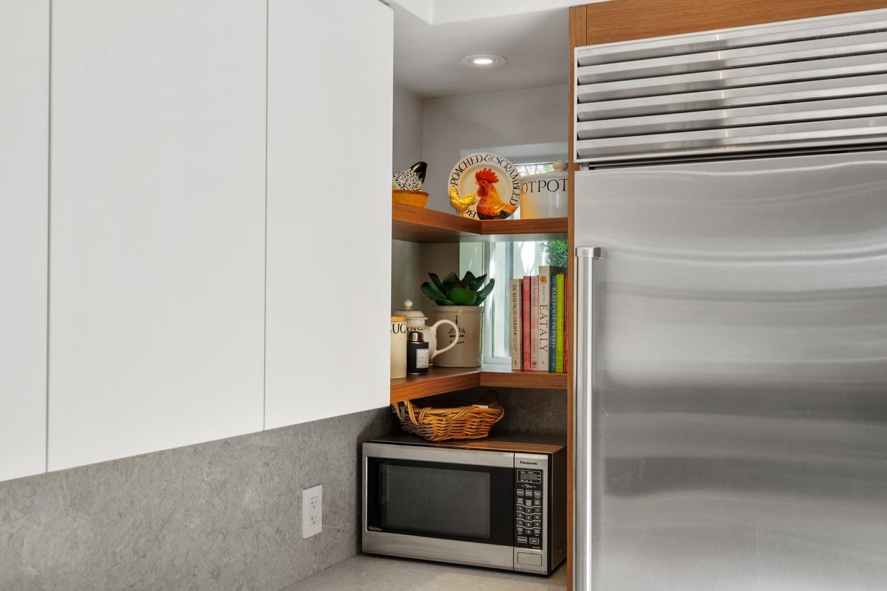 1566 W 8th Avenue, Vancouver