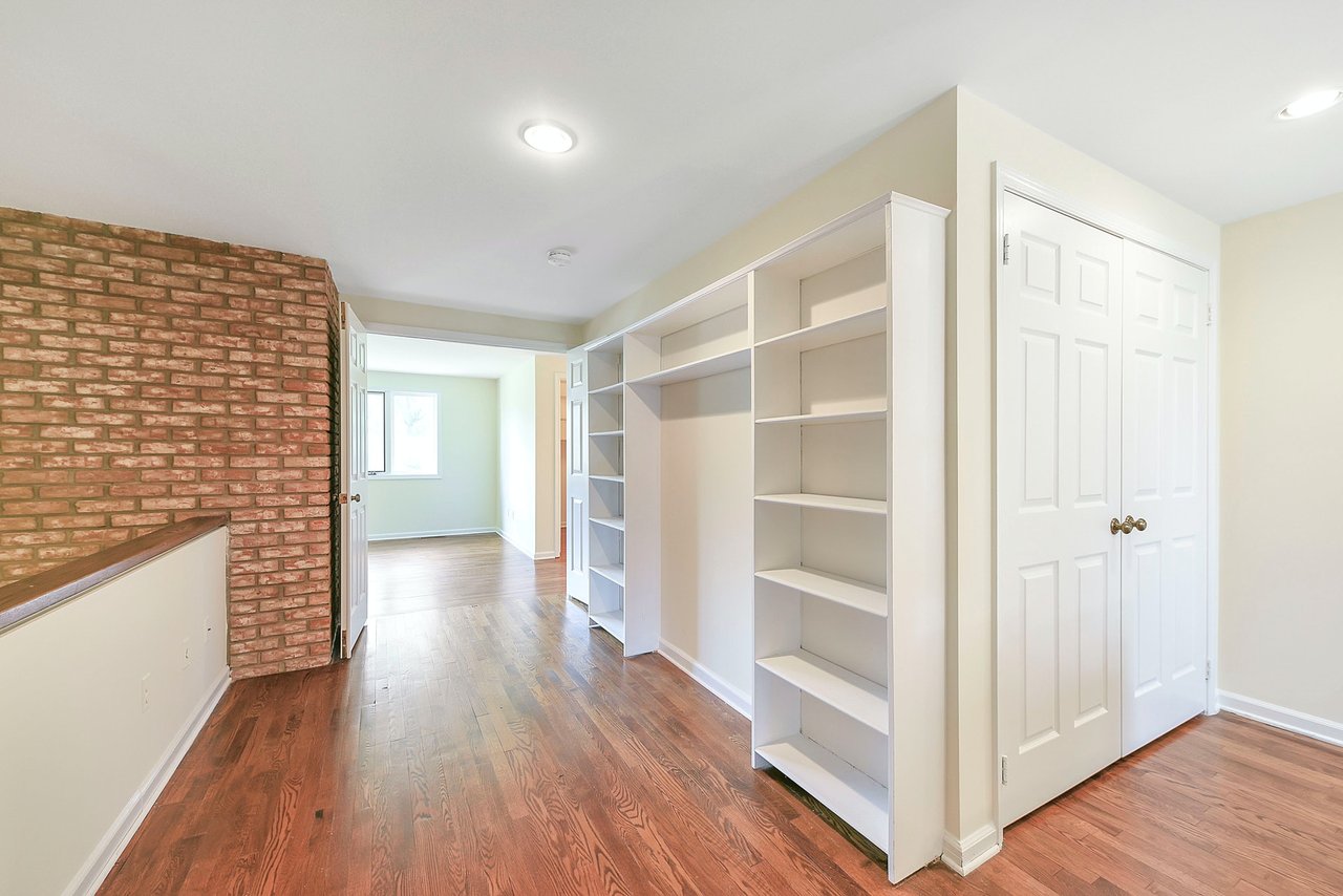 21 Whitman Lane