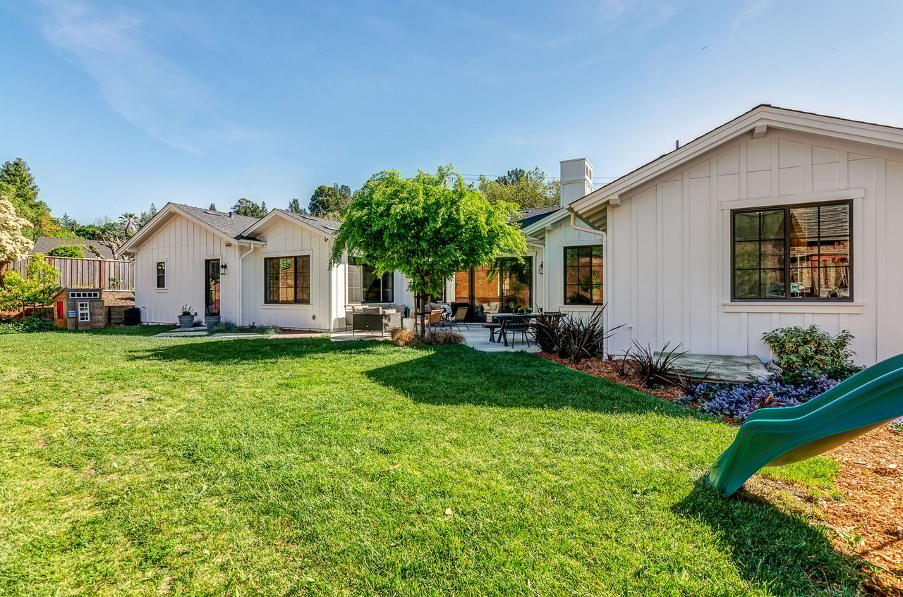 3184 Lucas Dr