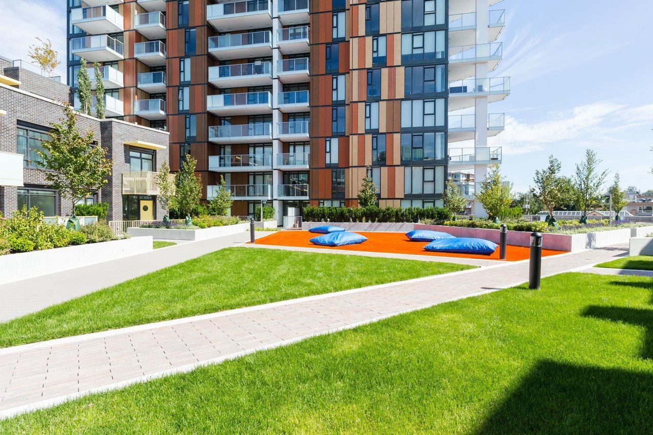 509-285 E 10th Ave