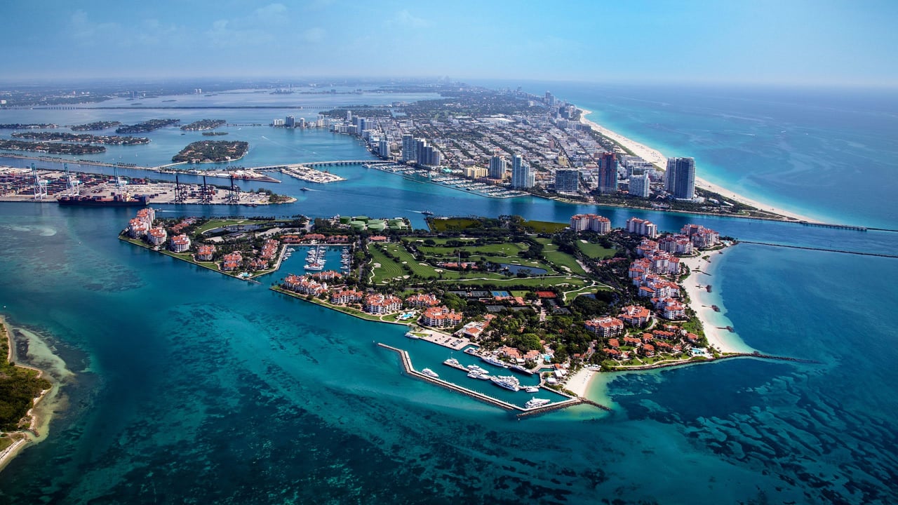 FISHER ISLAND - IN FOCUS