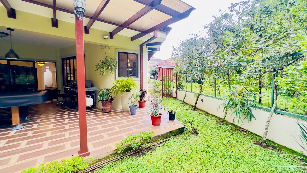 Single Story Gated Residence, Curridabat, San Jose