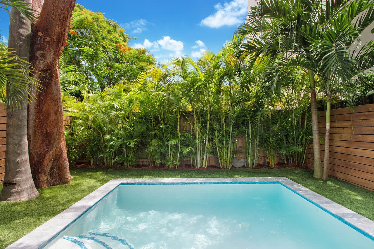 Contemporary Coconut Grove Townhouse