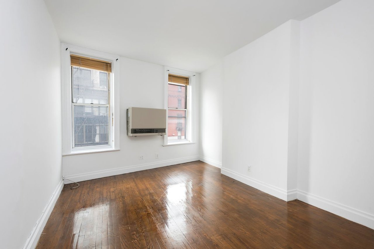 240 Lafayette Street Unit: 3