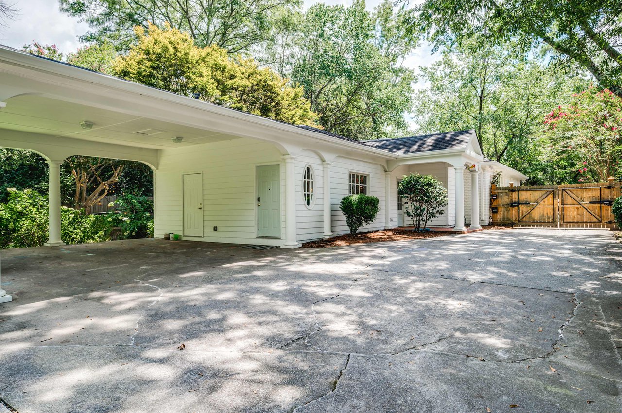 311 Broadland Rd NW