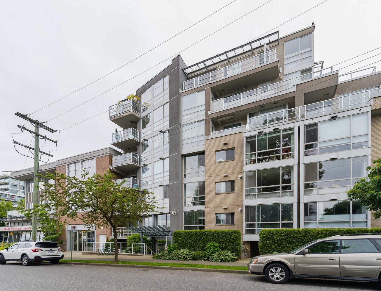 301-1818 W 6th Ave