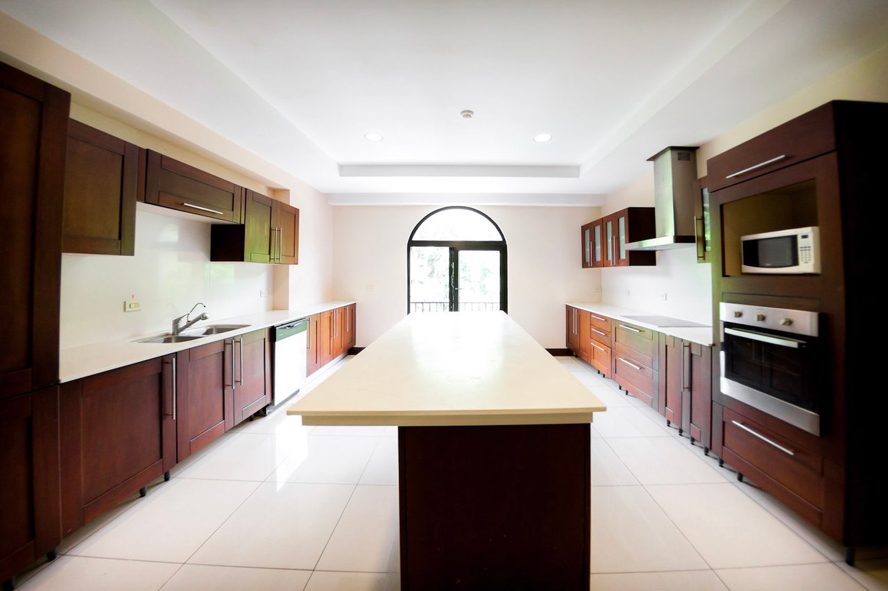 Premier Panoramic City View Penthouse, Escazu, San Jose