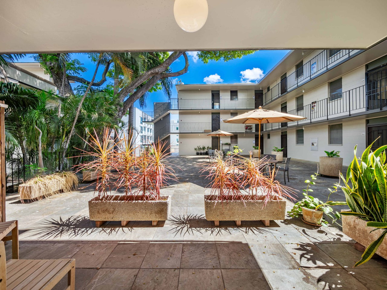 UH Manoa Condo