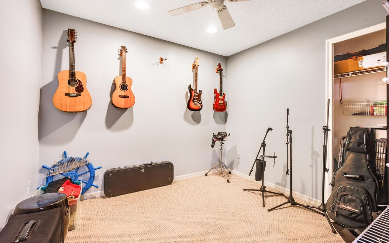 1216 Lake Breeze Dr