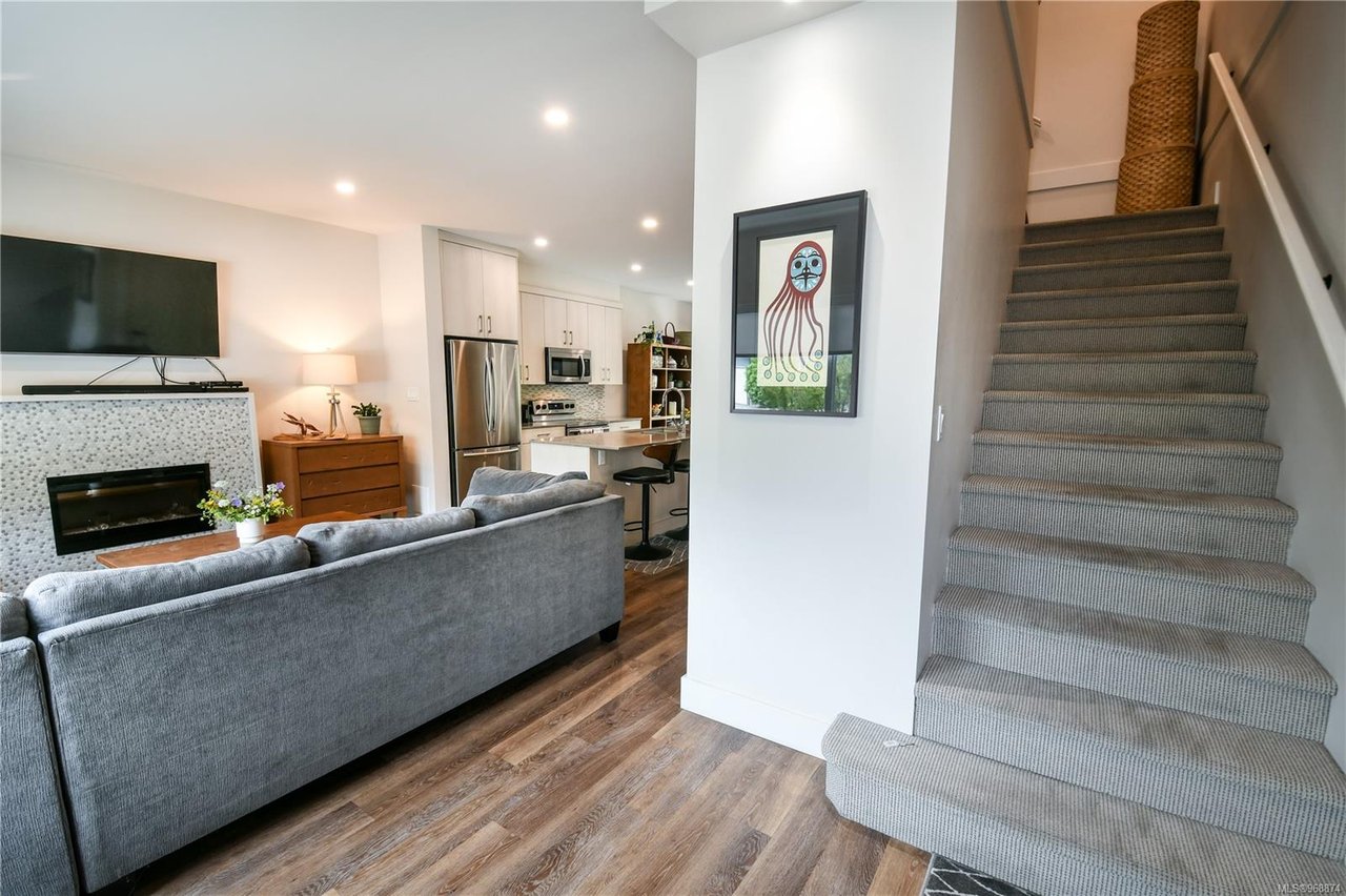 16-625 Hellesen Dr