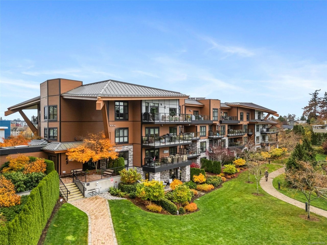 112-745 Travino Ln