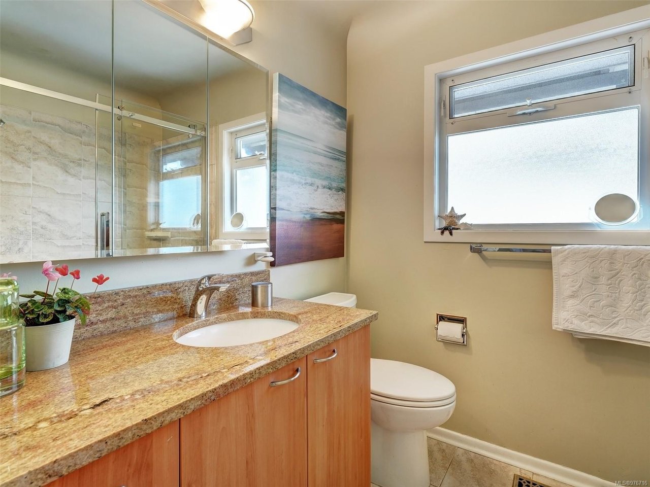 2105 Lorne Terr