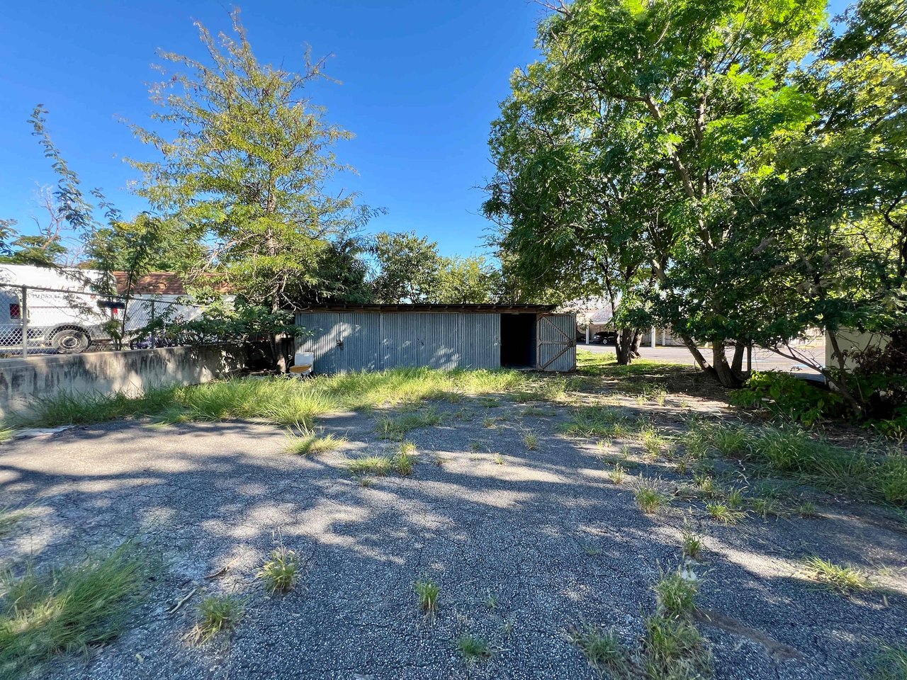 Sidney Baker & Jefferson- PRIME CORNER LOT in Kerrville 