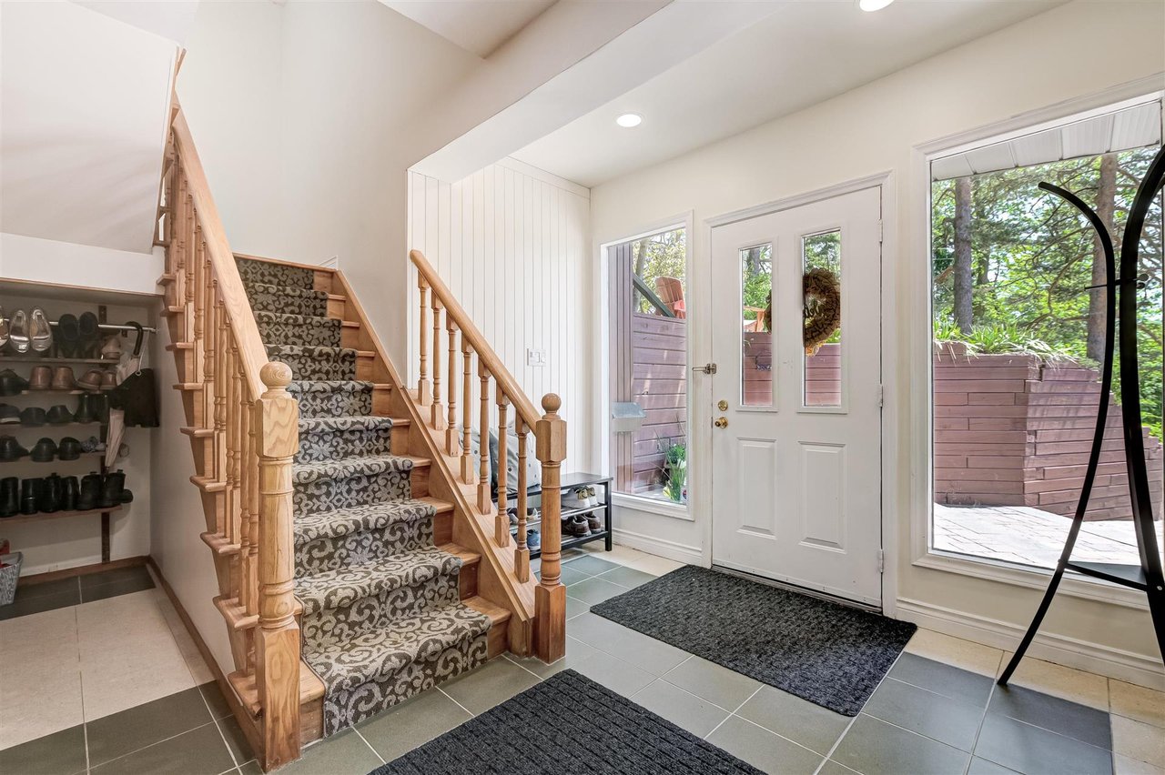 26 Bethune Blvd