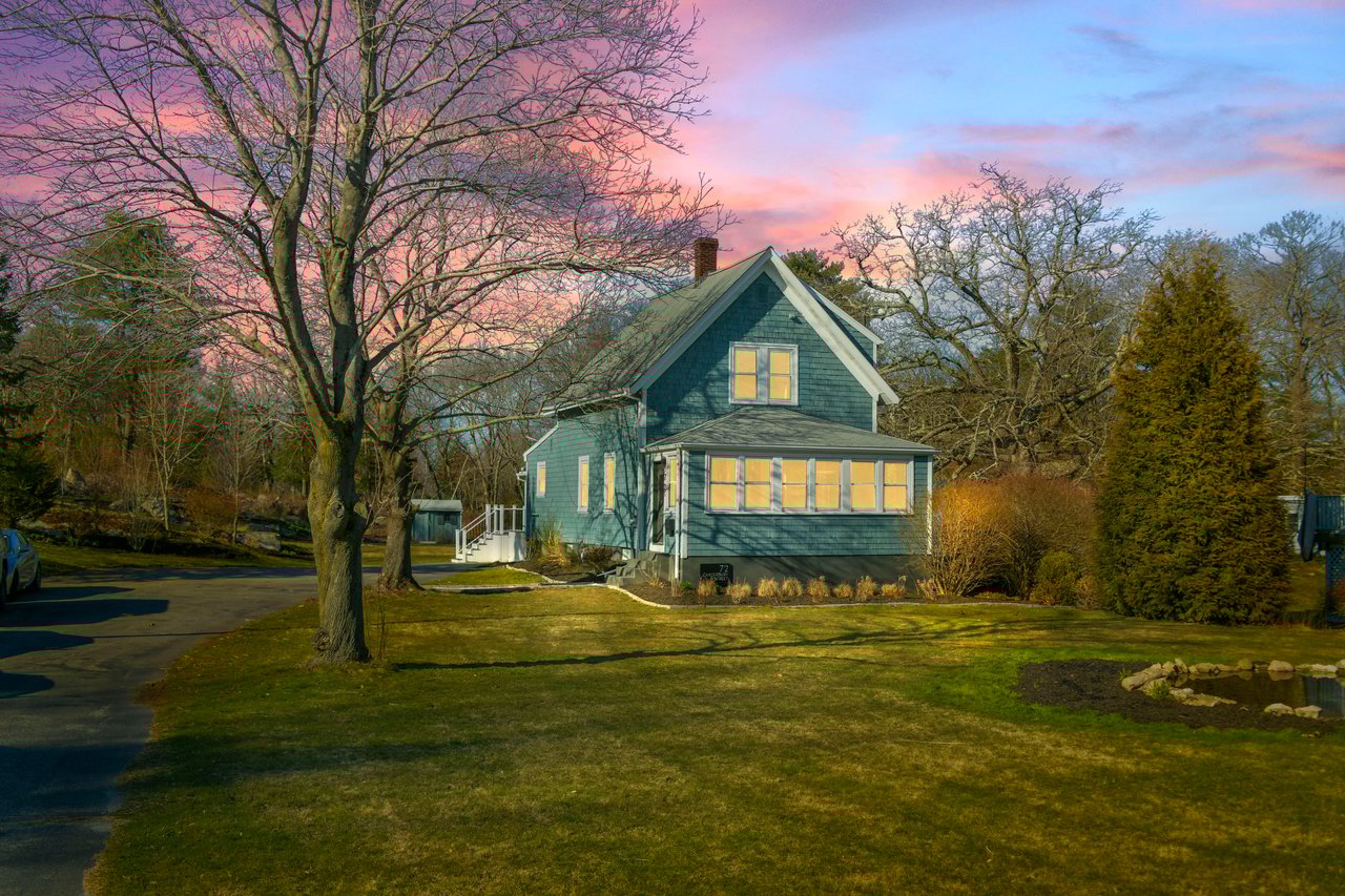Quintessential Hingham Residence 