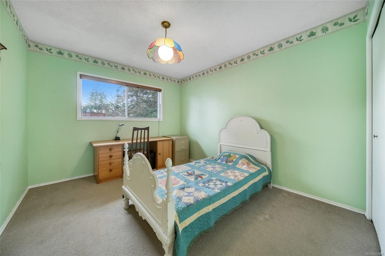 4086 Tracey St