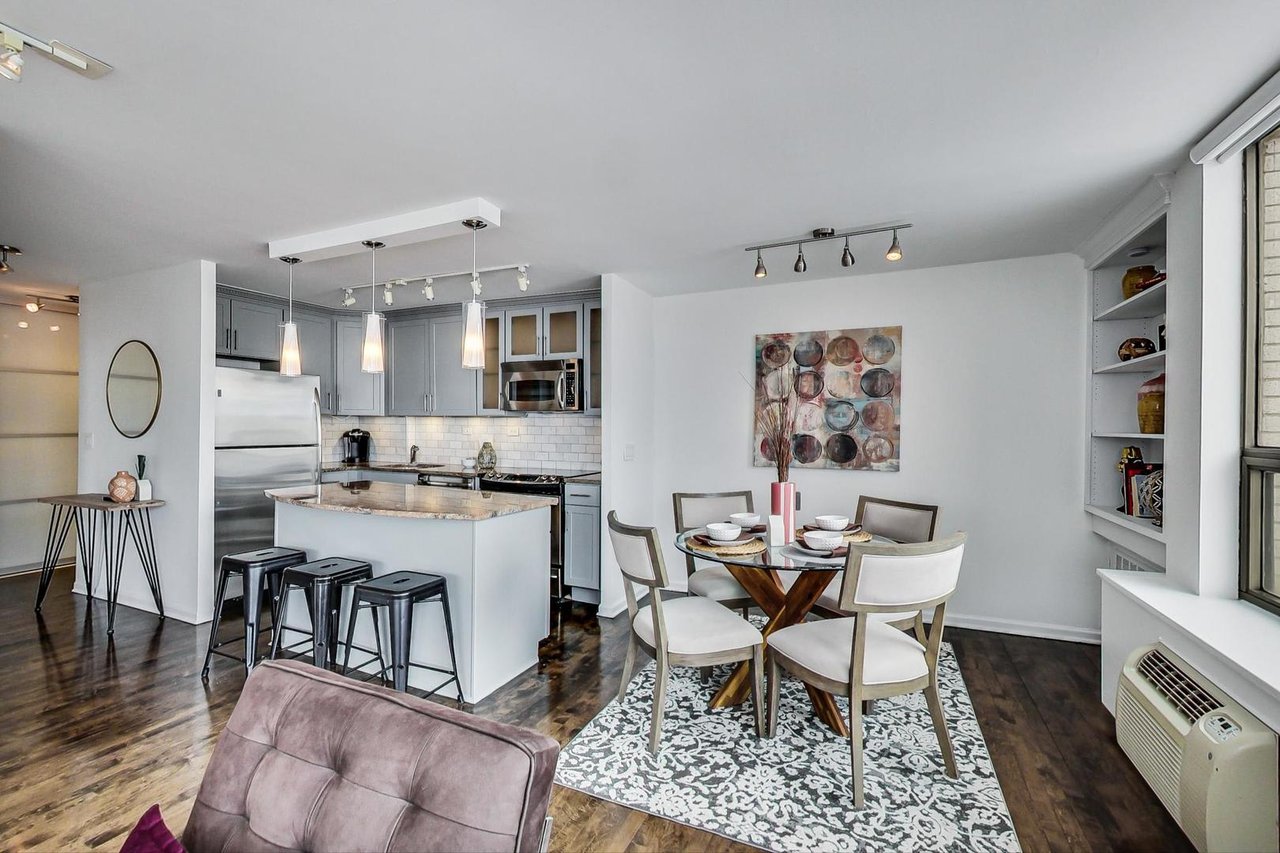 1355 N Sandburg Ter (No. 2501D)