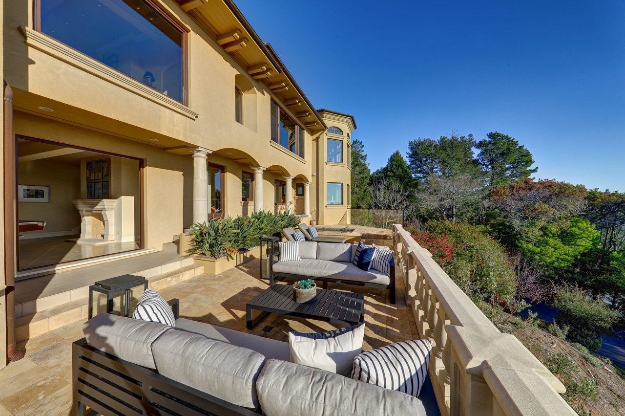 Extraordinary Tiburon Sanctuary