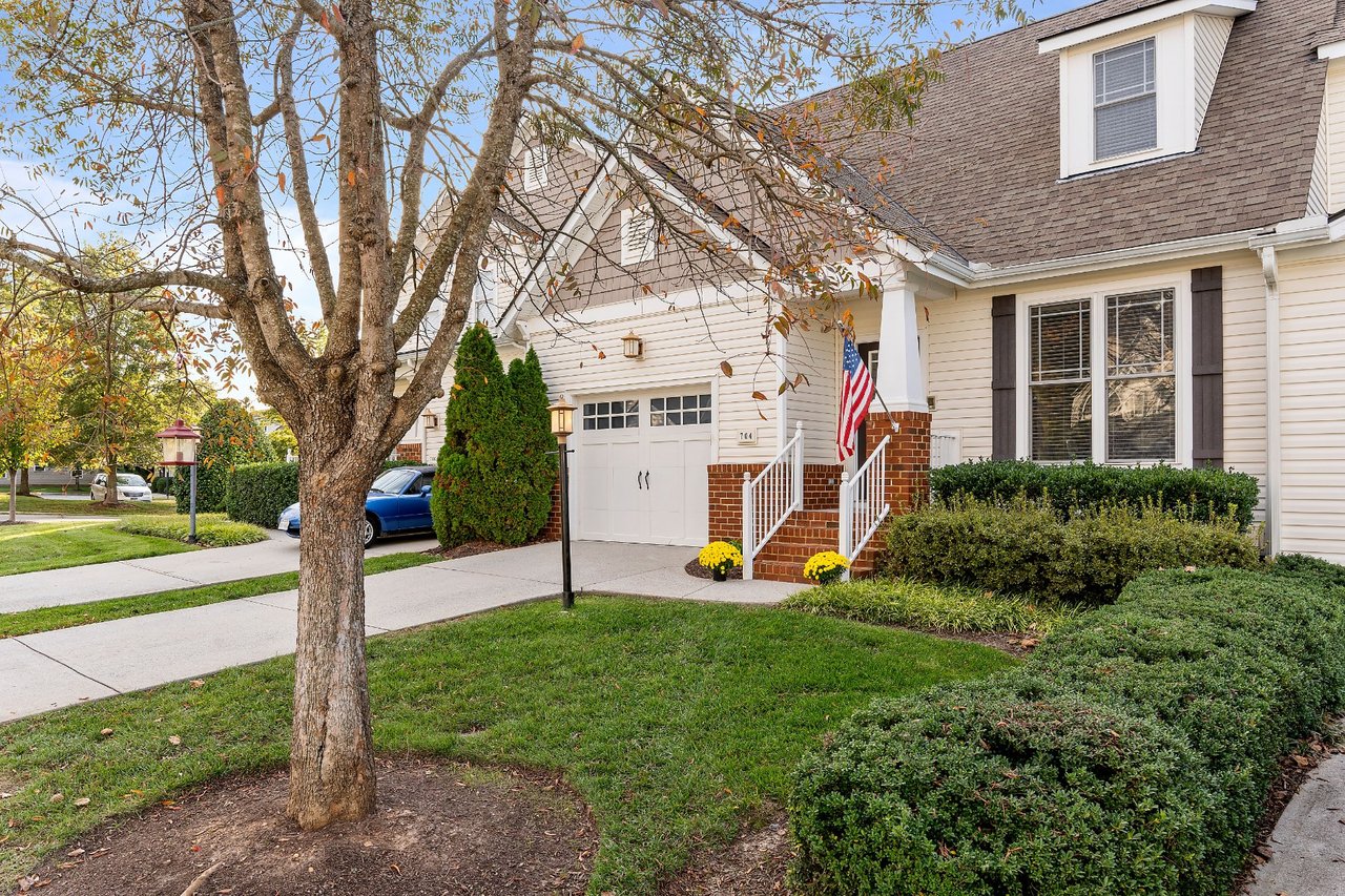 704 Abbey Village Circle