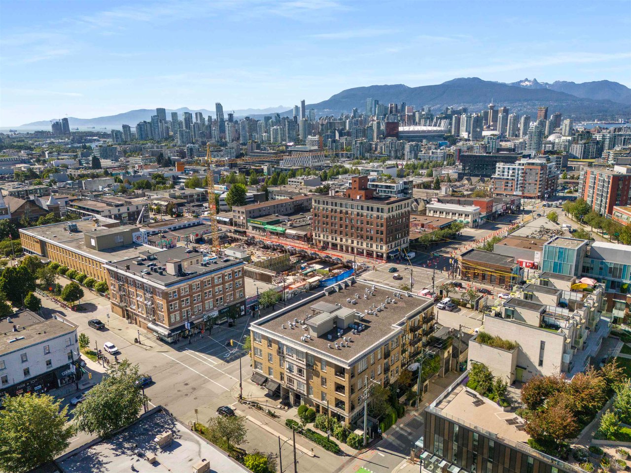312-205 E 10th Ave