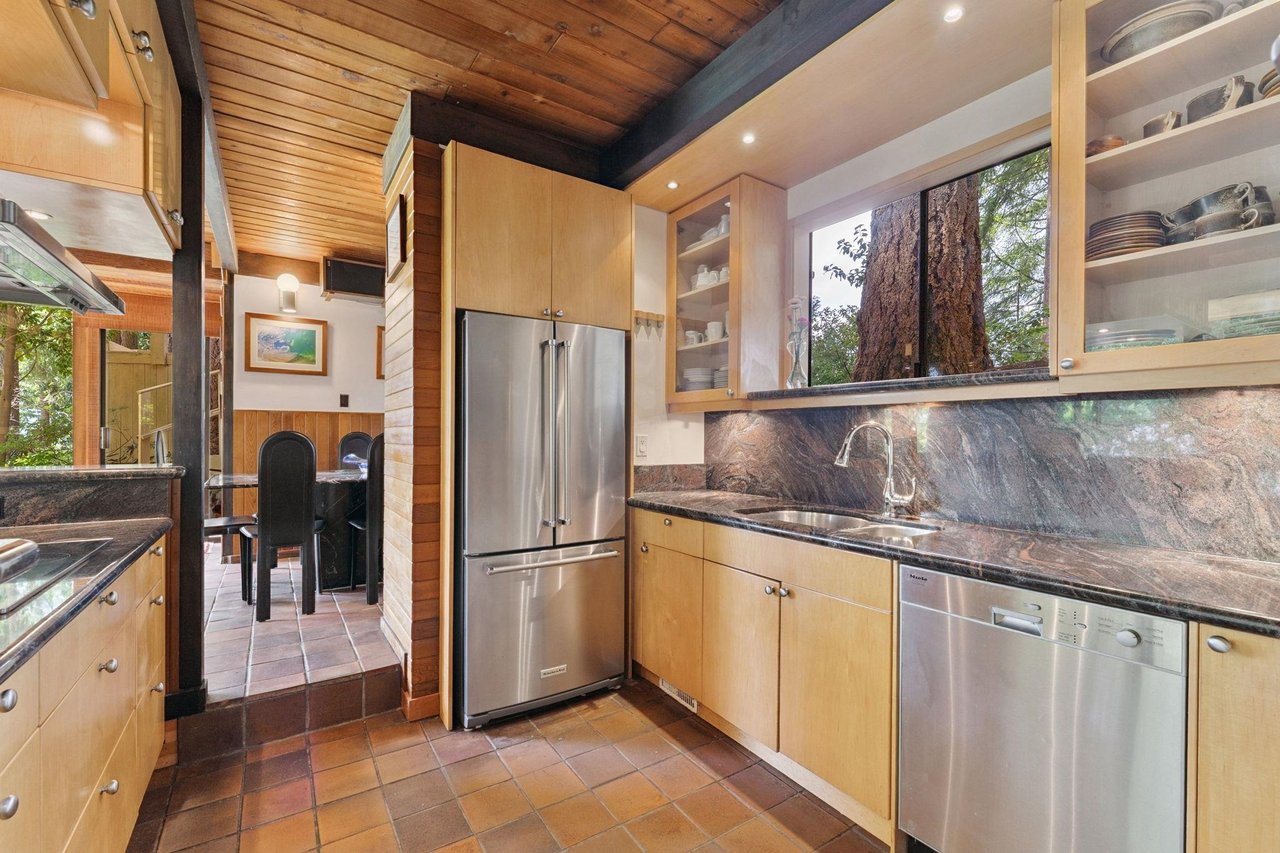 155 Highview Pl