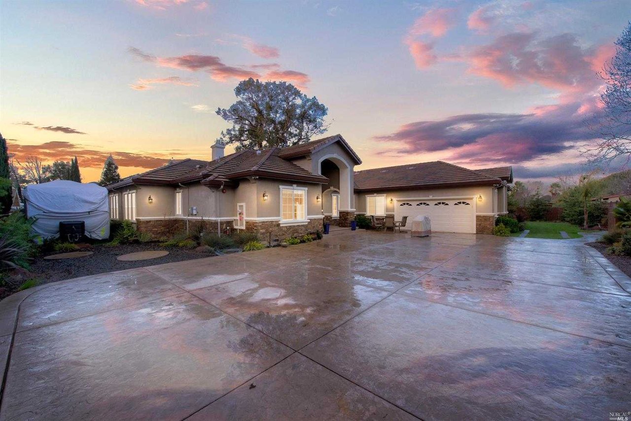 409 Kings Way