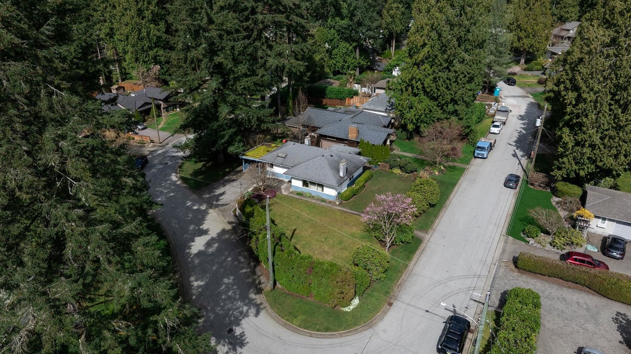 4143 Virginia Crescent, North Vancouver
