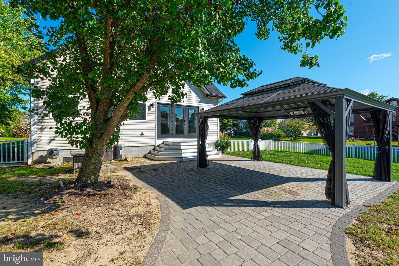 12121 Salt Point Rd