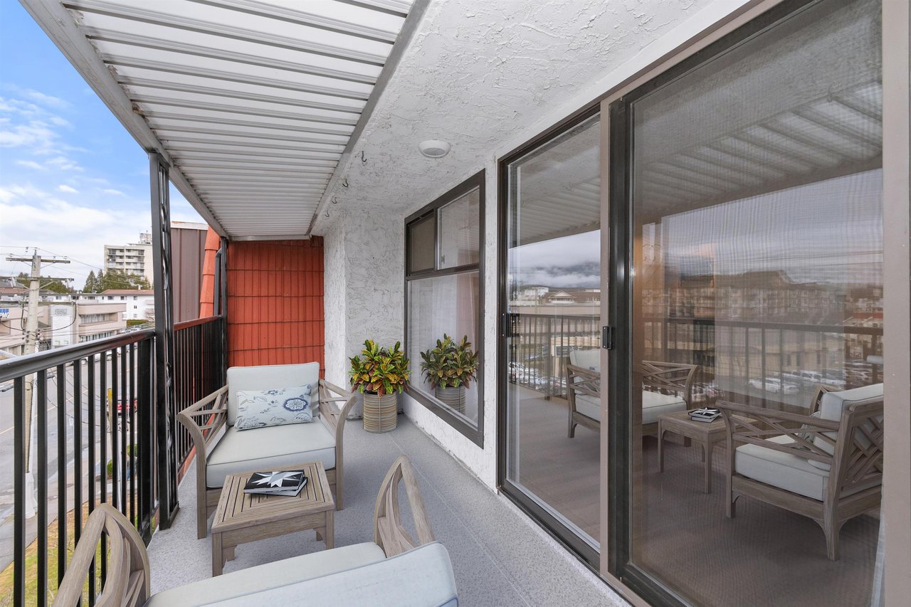 307-9080 Mary St