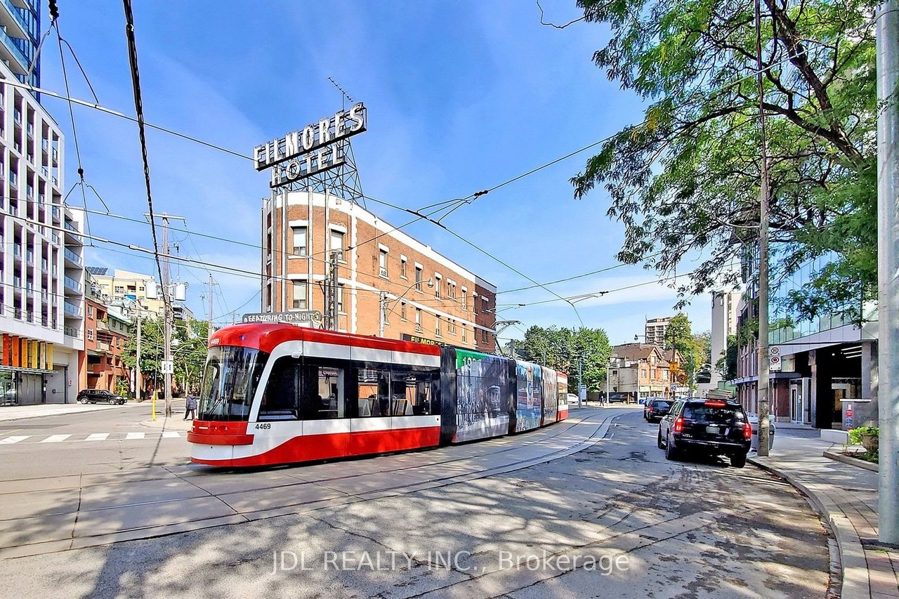 DE CONDOS BY MENKES