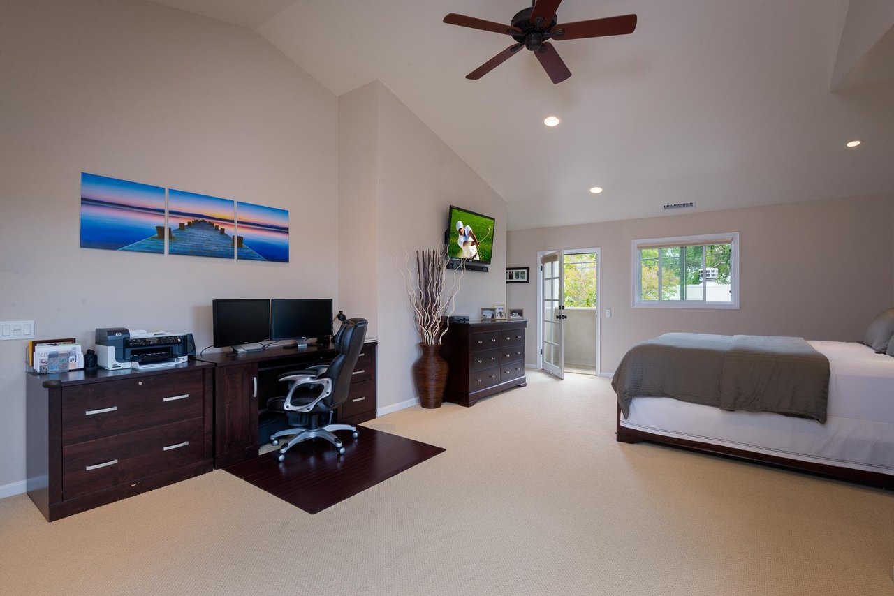 452 San Marino Dr
