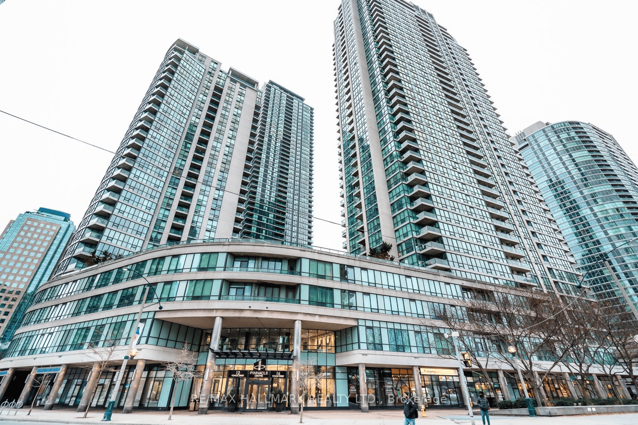 12 Yonge St #1504