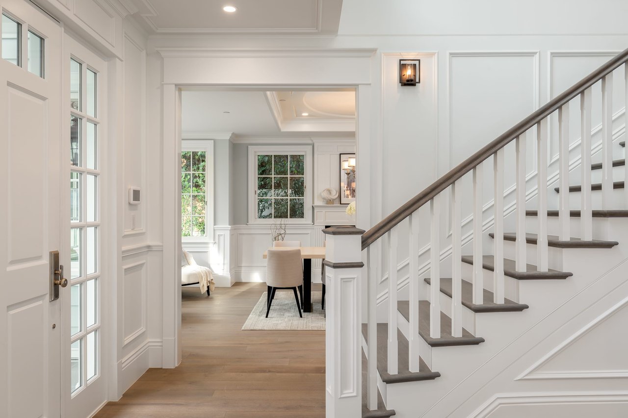 Exquisite Estate in Prime Riviera