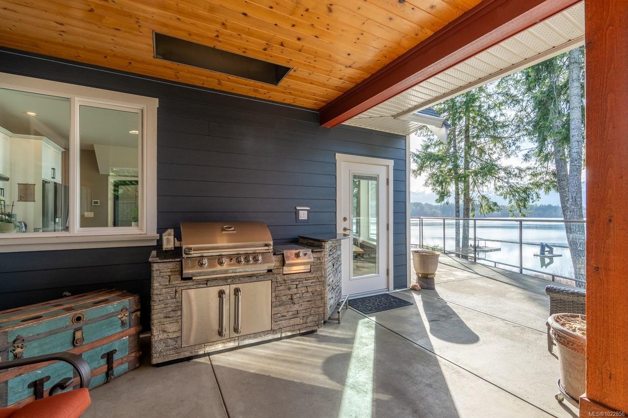 7364 Lakefront Dr, Lake Cowichan