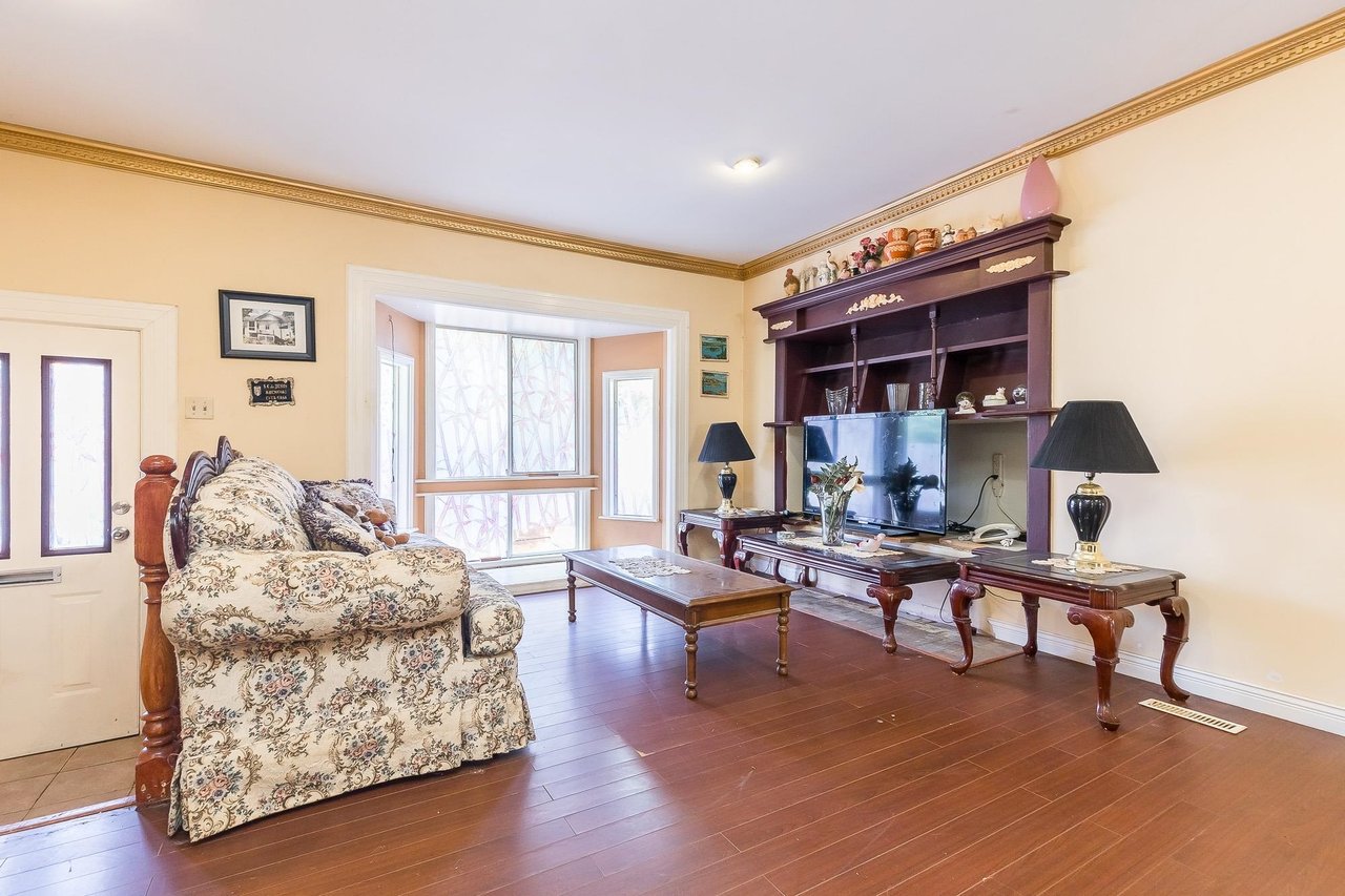 21504 Dewdney Trunk Rd