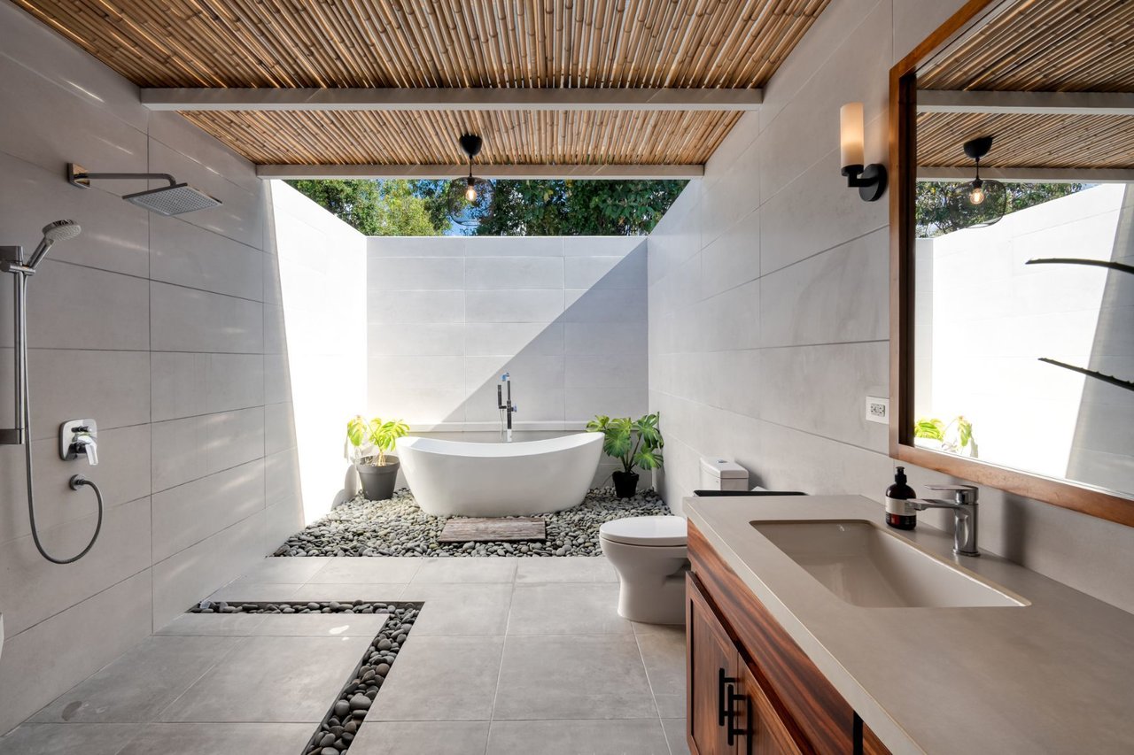 Modern Mountain Pool Home, Ojochal, Puntarenas