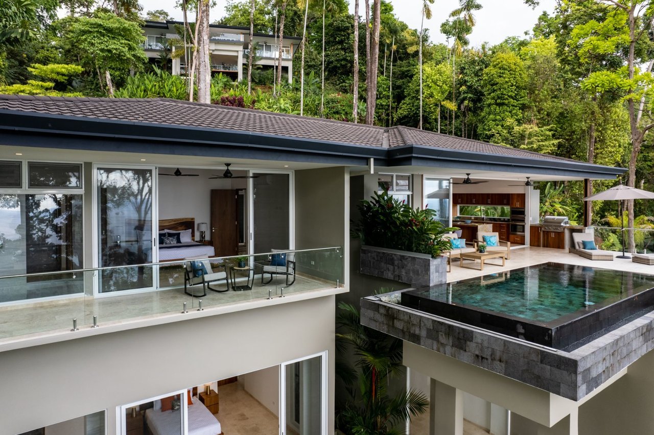 Modern Luxury Ocean View Home, Dominical, Puntarenas