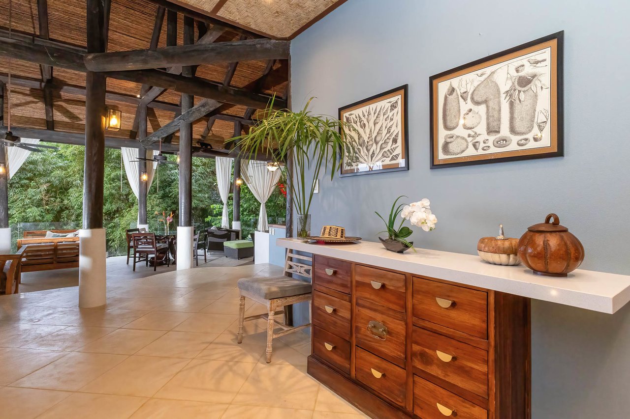 Balinese Tropical Rental Villa, Manuel Antonio, Puntarenas