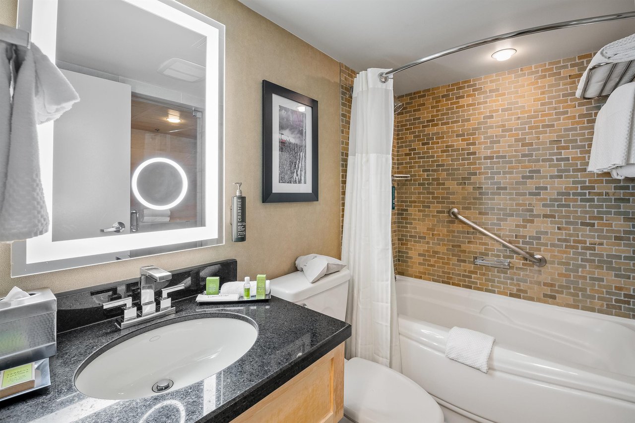 428/430-4050 Whistler Wy