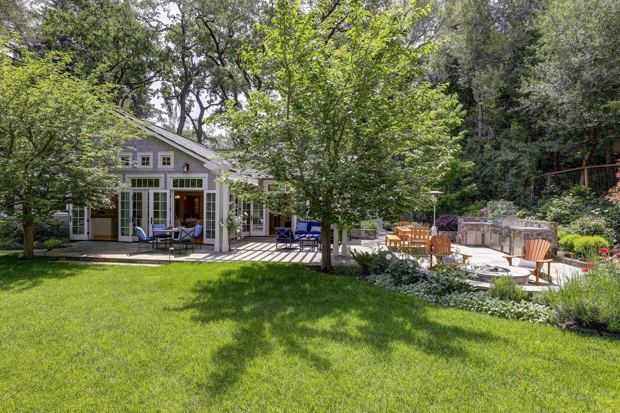 10 Ames Avenue