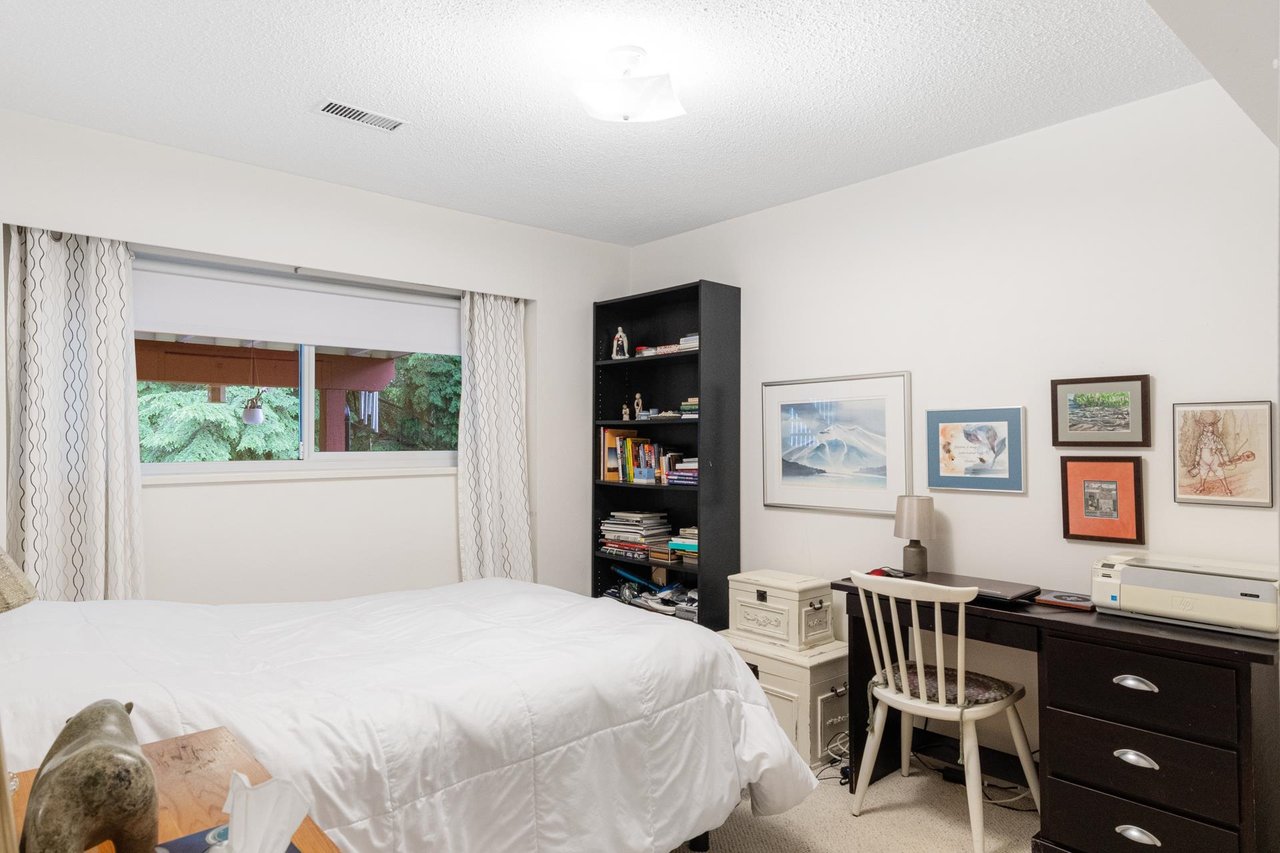 1760 Medwin Pl
