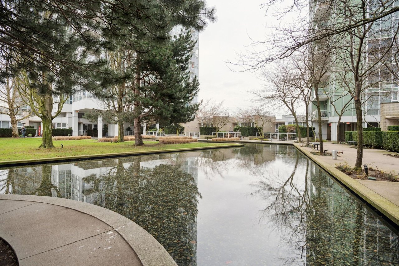 3D-193 Aquarius Mews, Vancouver