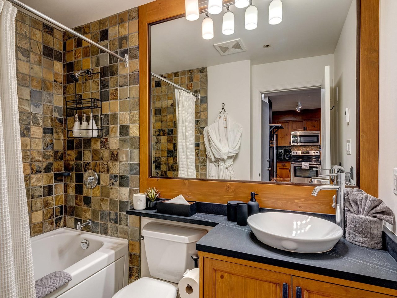 104-4573 Chateau Blvd