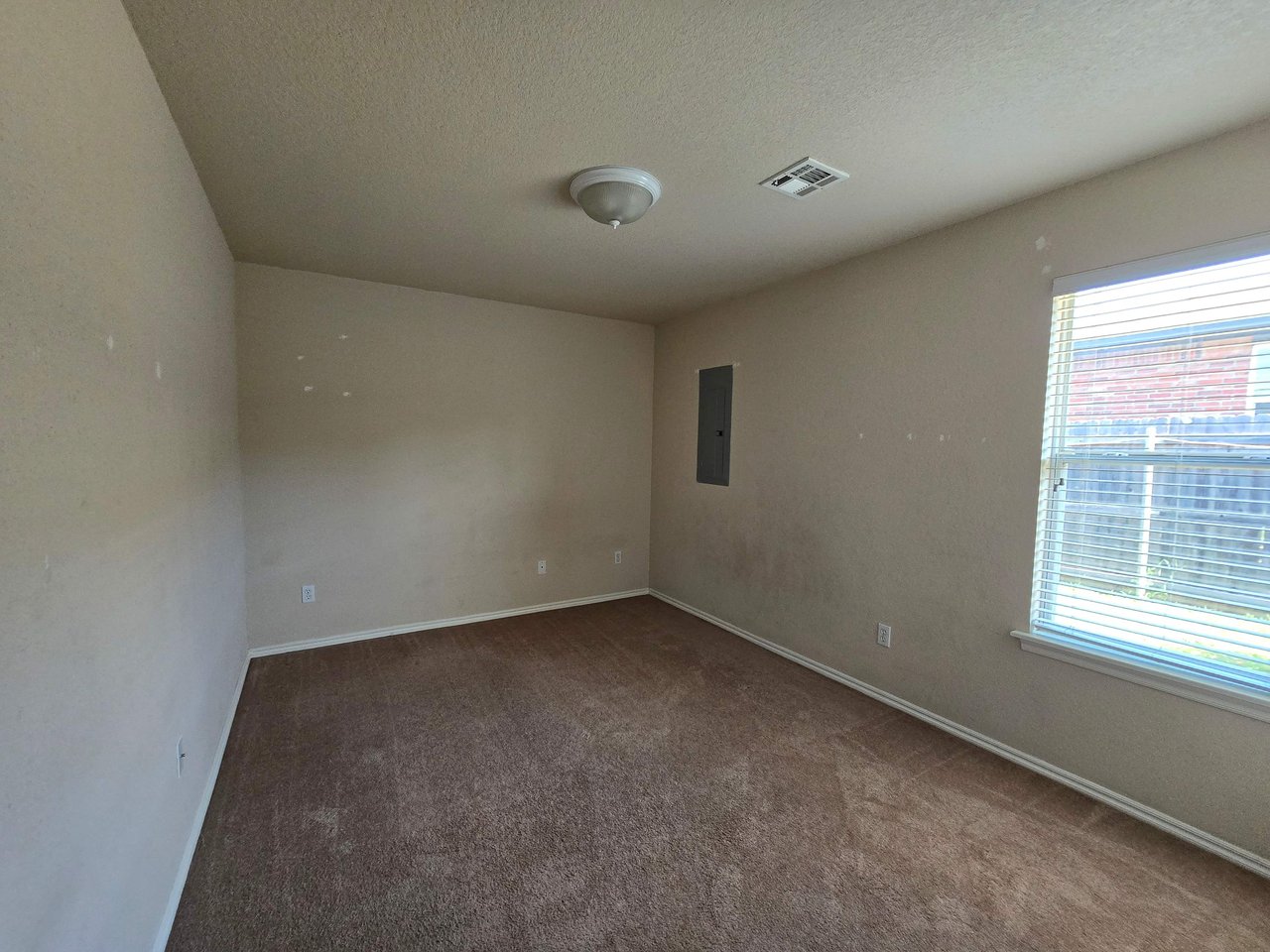 $500 toward first month's rent if leased by October! 1240 Kingston Road