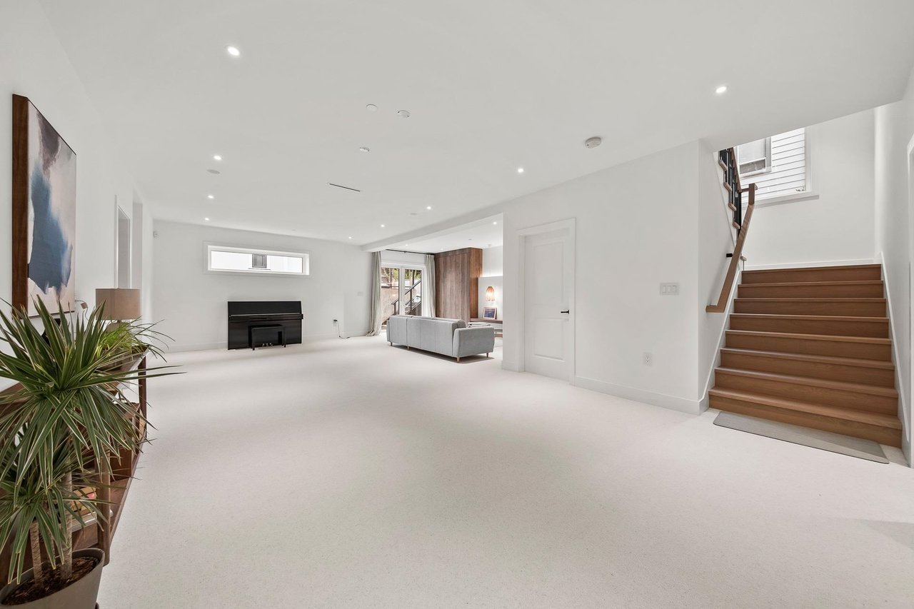 3227 W 35th Ave