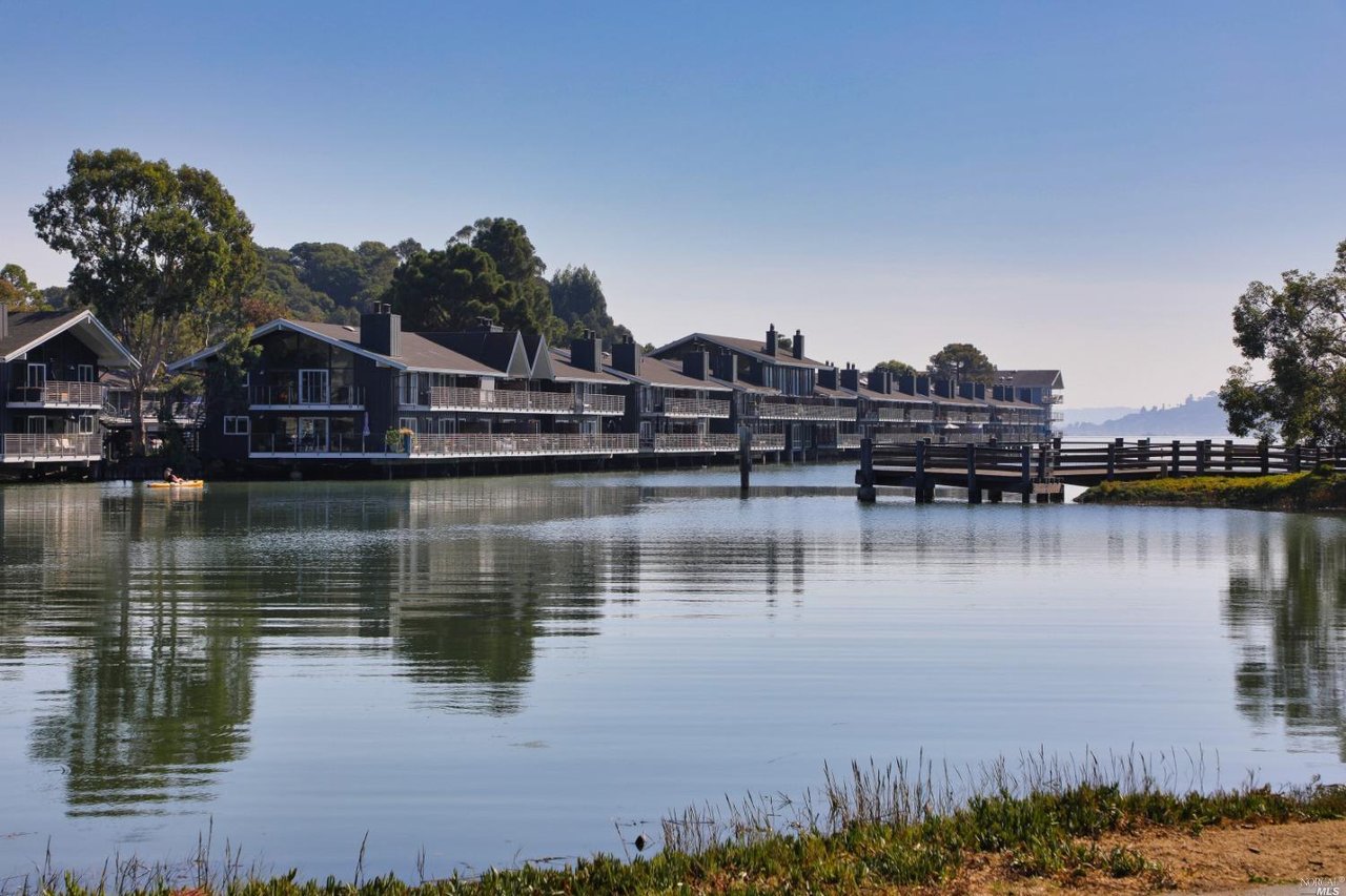 20 Greenwood Bay